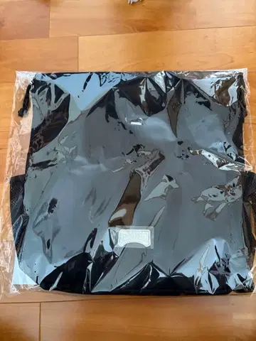 SEVENTEEN's HOME STRING BAG