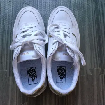 VANS 화이트 스니커즈 골드 힐