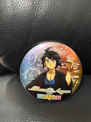 철혈의 오펀스 초승달 건담 카페 셀렉 마그넷 배지