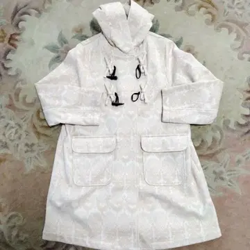 안도라부 크림색 더플 코트 후드 부착