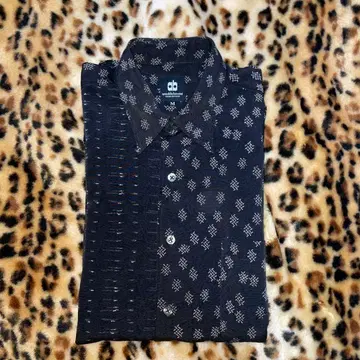 db 기하학 패턴 긴팔 셔츠 블랙