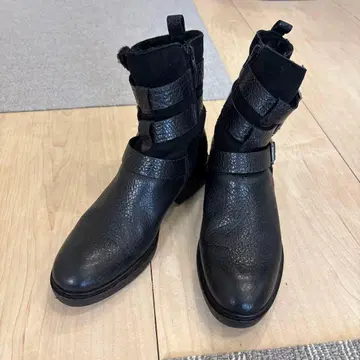 가죽 앵클부츠 블랙