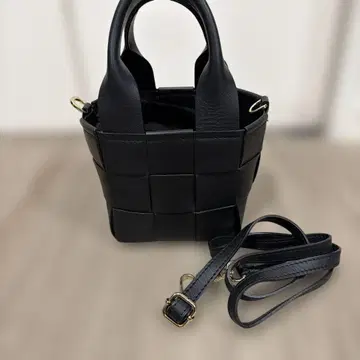 아나이 블랙 뜨개질 디자인 숄더백