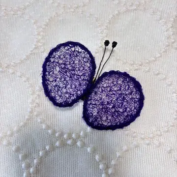 미나 페르호넨 choucho 브로치