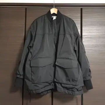 비어즐리 BEARDSLEY 플레어 MA-1 블루종 블랙