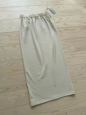 새상품 이번 시즌 카푸네 cafune 속기모 타이트 스커트 오프 베이지