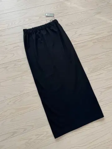 새상품 이번 시즌 cafune 속기모 타이트 스커트 블랙