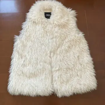 ZARA 화이트 인조 모피 베스트 퍼 베스트