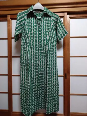 사이토 토세코 그린 패턴 반팔 원피스