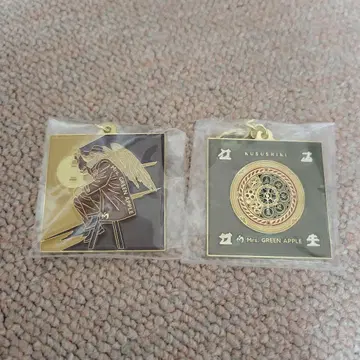 미세스 Mrs. GREEN APPLE 제일복권 메탈 참 2개