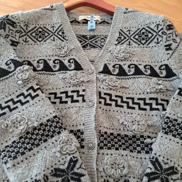 카네코 이사오의 지론 라무 자카드 편직 가디건 정가 47250엔