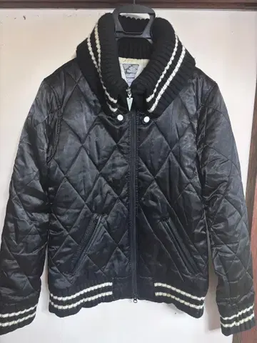 블랙 퀼팅 자켓 JOYRICH