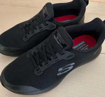 SKECHERS WORK 미끄럼 방지 블랙 스니커즈