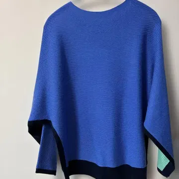 Q 바이컬러 니트