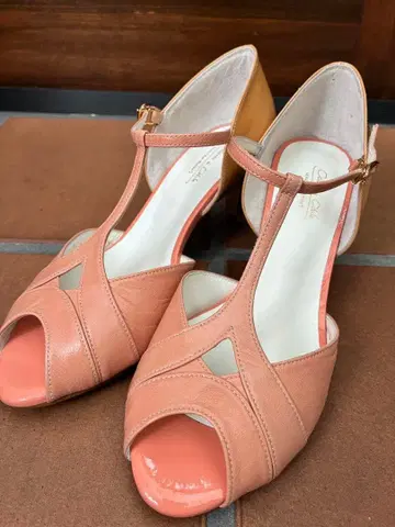 핑크 오픈토 펌프스 중간 힐