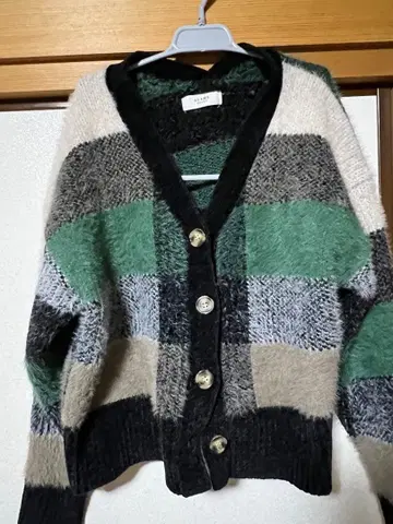 체크 무늬 복슬복슬 니트 가디건