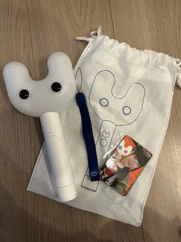 NewJeans 응원봉 트레이딩 카드 포함