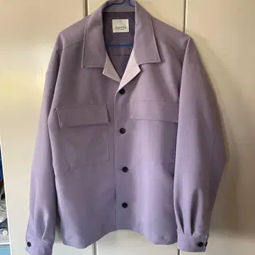라벤더 버튼 달린 셔츠 자켓