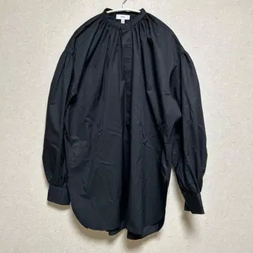 [새상품급] HYKE 하이크 개더 블라우스 블랙 사이즈 1