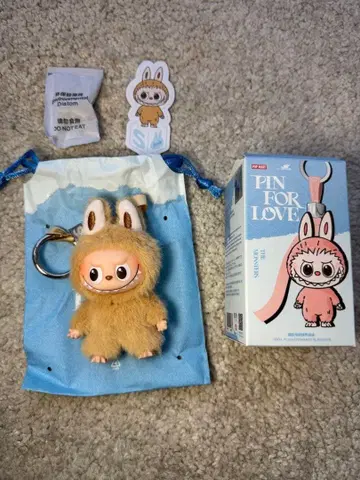 정품 POPMART 러브브 PIN FOR LOVE 키링 S