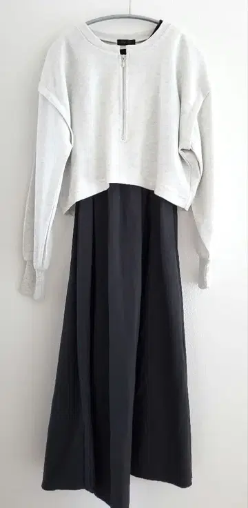 [12/22 처분] 하프 지퍼 풀오버 x 원피스 세트