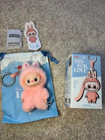 정품 POPMART 러브브 PIN FOR LOVE 키링 U
