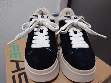 ASH BIKIND 퍼 달린 통굽 스웨이드 스니커즈 블랙 24cm