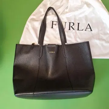 새상품급 FURLA 천연 가죽 블랙 토트백 미사용품