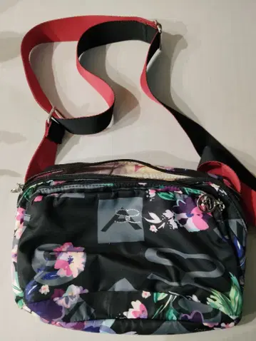 SAVOY 플로럴 숄더백, 가벼운 블랙, 꽃무늬지만 블랙이라 과하지 않은