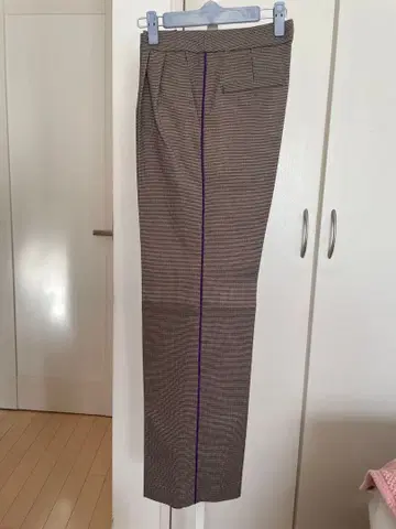 [ AULA AILA ] 브라운 체크 무늬 슬랙스