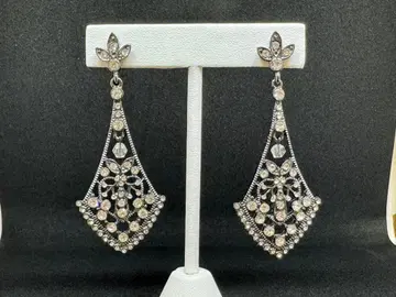 AGATHA Paris (아가타) 크리스탈 롱 귀걸이