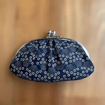 야마나시현 인덴야 꽃무늬 네이비 가마구치 지갑