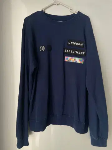 유니폼 익스페리먼트 맨투맨