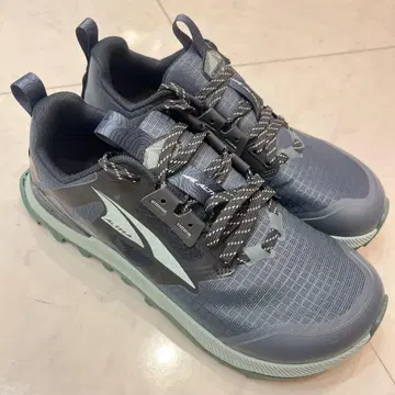 ALTRA LONE PEAK 8 38.5