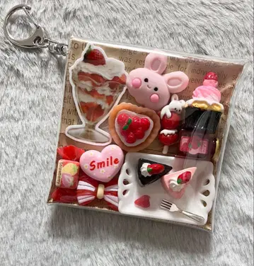 가챠 파우치 [ 핑크 토끼 딸기 파르페 ]