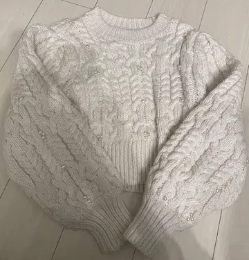 ZARA 화이트 케이블 니트 스웨터