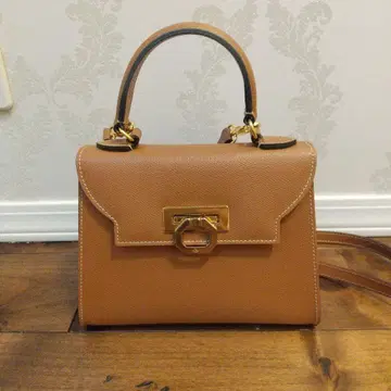 카르보티 에리카 탄 숄더백