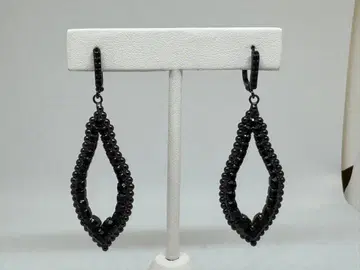 AGATHA 블랙 크리스탈 리프형 귀걸이