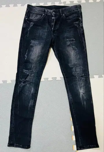 H&M 블랙 데님 청바지 흑먹색 데미지 가공 패치워크 흑먹색