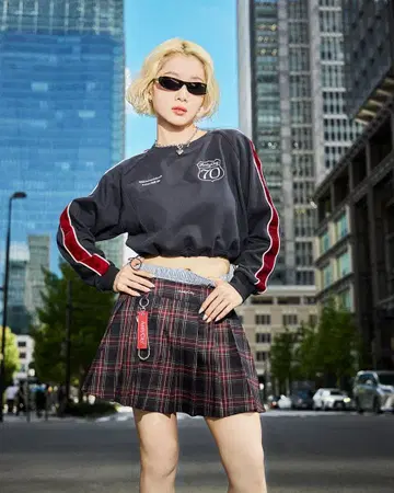 AmlyCity 사이드 라인 숏 맨투맨 네이비