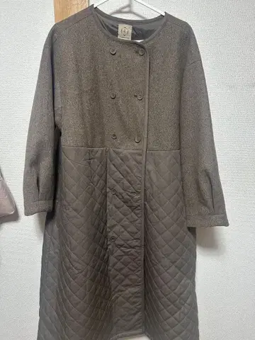 멜톤 절개 퀼팅 코트