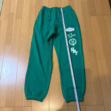 그린 조거 팬츠 프린트 포함