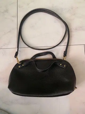 블랙 가죽 숄더백