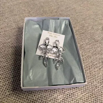 크리스탈 꽃 모티브 귀걸이