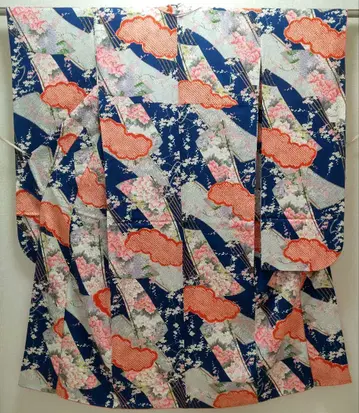 순수 실크 구름 문양 부채꽃무늬 후리소데 (896)