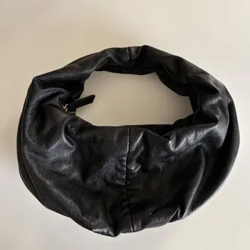 ZARA 오벌 버킷 백