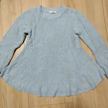 snidel 라이트 블루 긴팔 니트