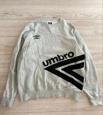 엄브로 빅 로고 맨투맨 자수 로고 FOOTBALL MAN 그레이 M