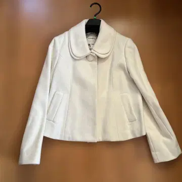 레스트로즈 숏코트 아이보리 새상품 S~M 사이즈