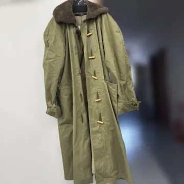 퍼 달린 올리브 그린 모즈 코트 46-48